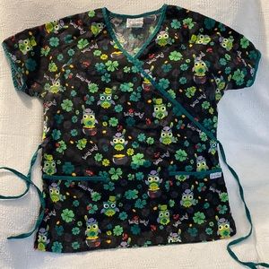 UA scrub top